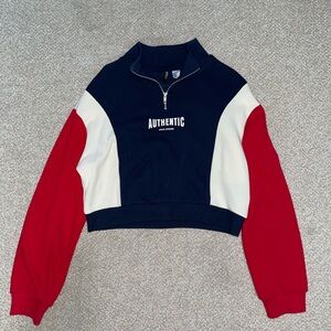 WORN FEW TIMES Women’s H&M XS Cropped Sweatshirt